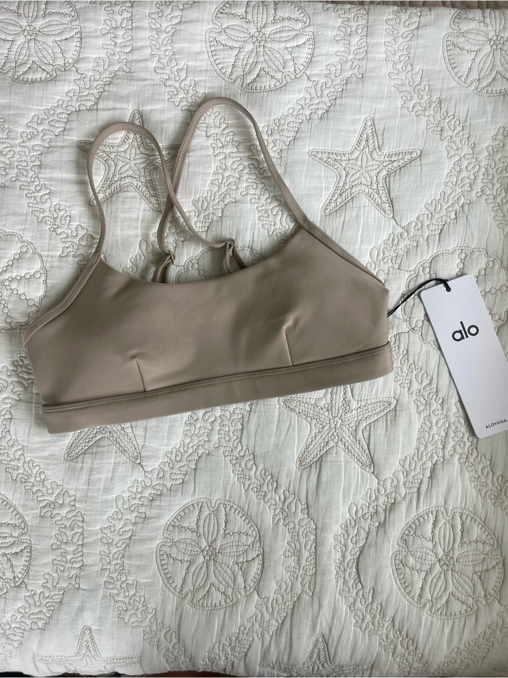 ALO Yoga Airlift Intrigue Sports Bra - Picture 5 of 6
